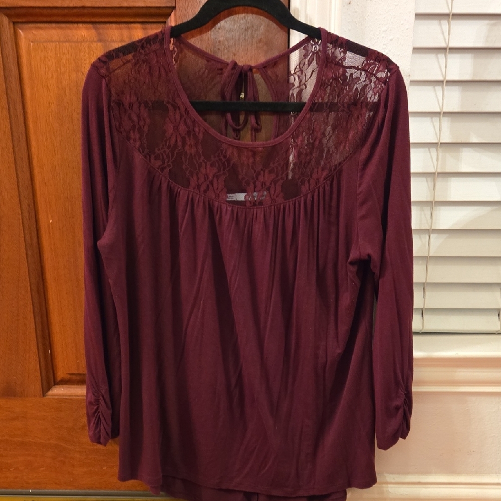 Burgundy Lace Detail Top Soft Knit Scrunch Sleeve Size L EUC